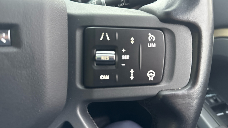 Land Rover Defender 3.0 D250 X-Dynamic SE 110 5dr Auto Diesel Estate